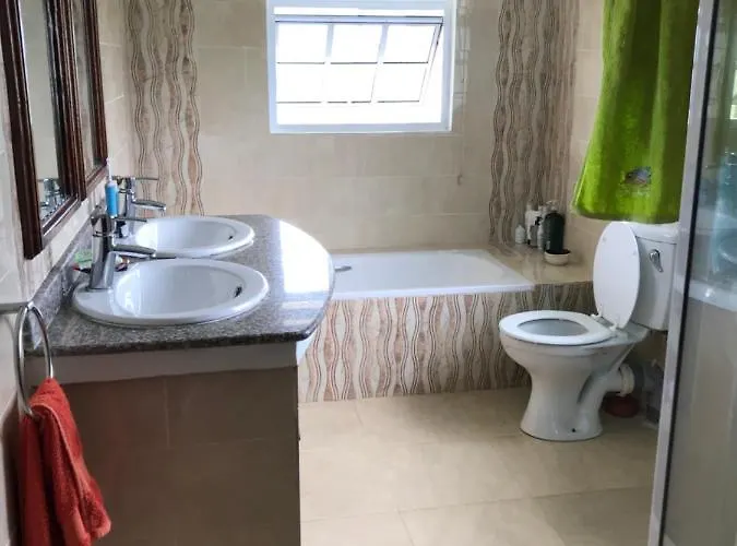 Tropical Garden Self Catering Сasa de vacaciones Victoria