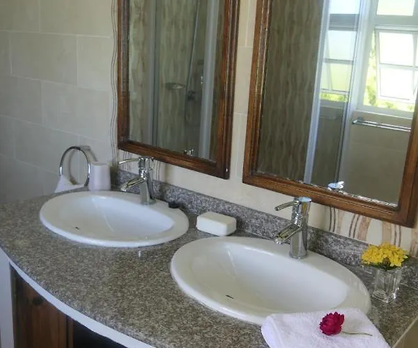 Tropical Garden Self Catering *