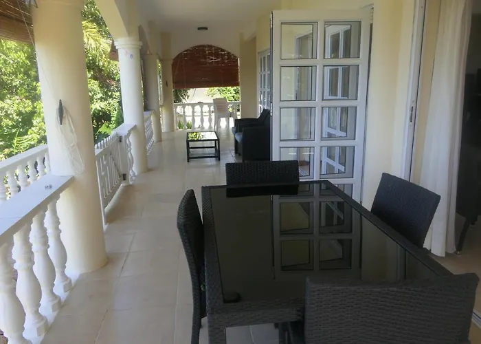 Tropical Garden Self Catering Victoria