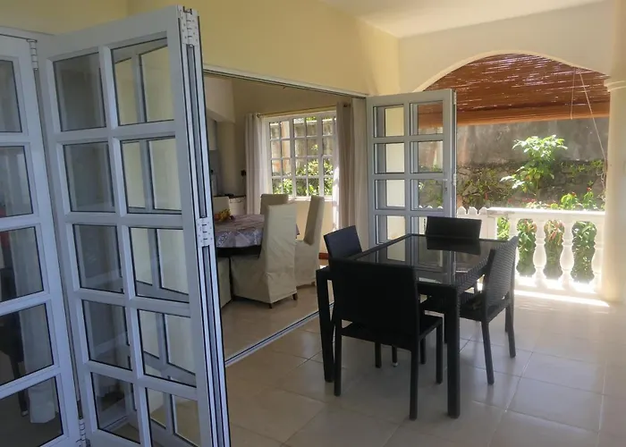 Tropical Garden Self Catering Victoria