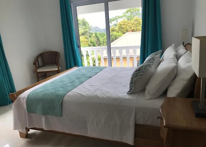 Tropical Garden Self Catering * Victoria