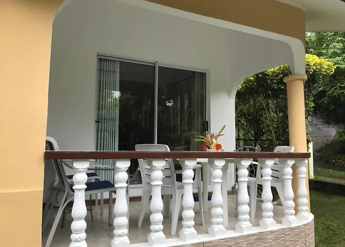 Tropical Garden Self Catering * Victoria
