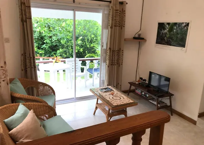 Tropical Garden Self Catering * Victoria